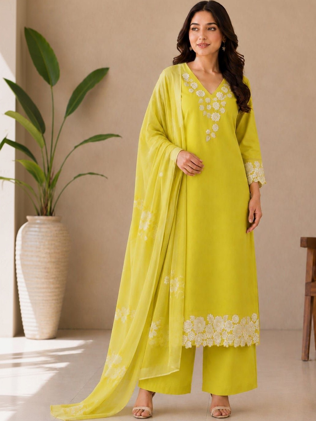 Hiti Creations Women Floral Embroidered Regular Thread Work Pure Cotton Kurta with Palazzos & With Dupatta
