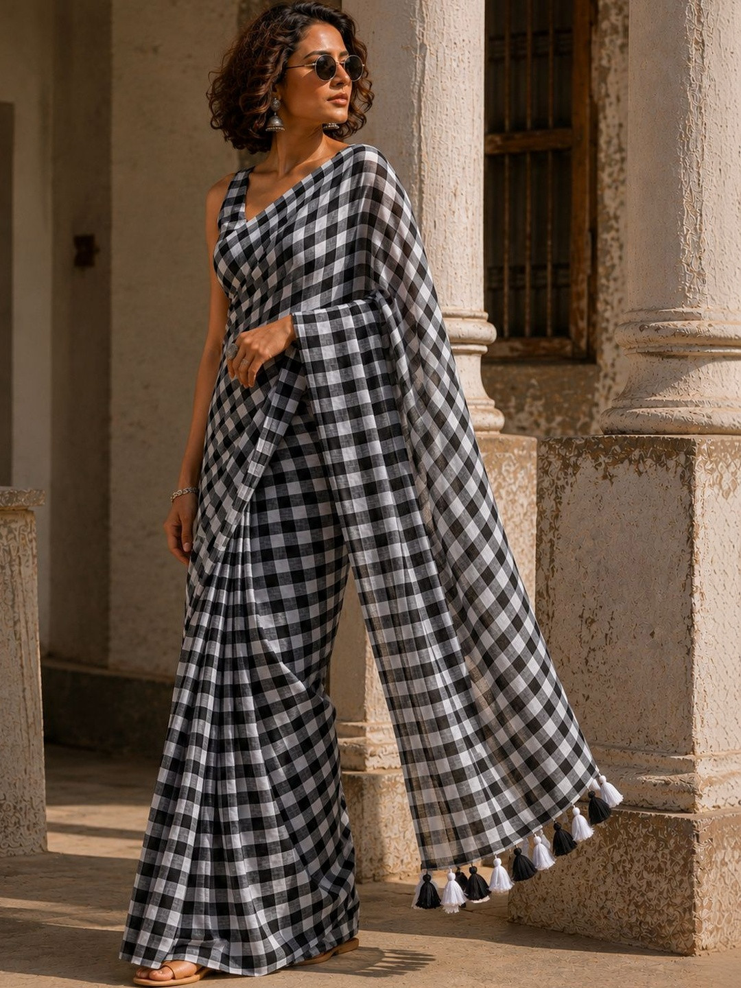 Aruniti Label Checked Pure Cotton Taant Saree