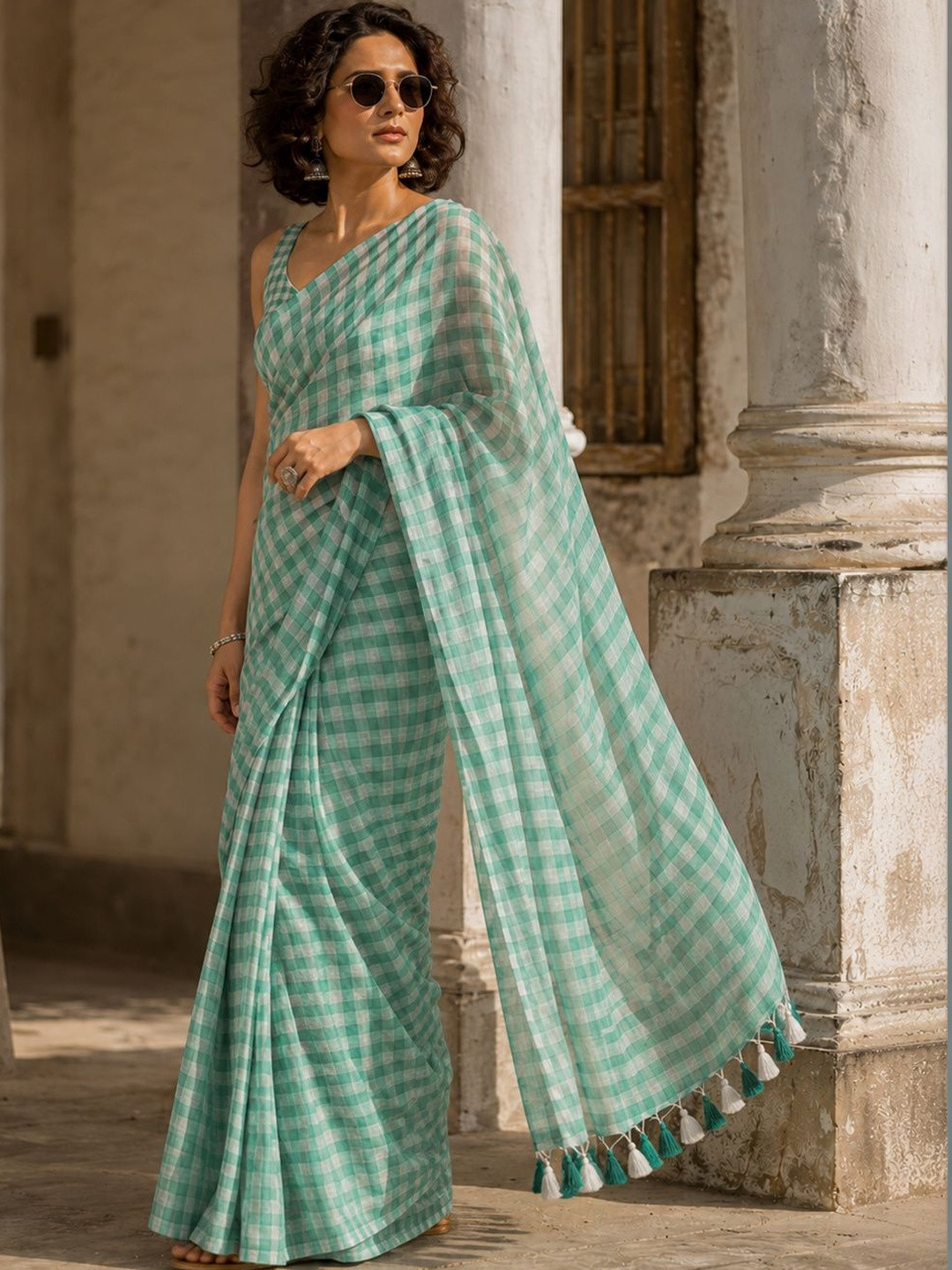 Aruniti Label Checked Pure Cotton Taant Saree