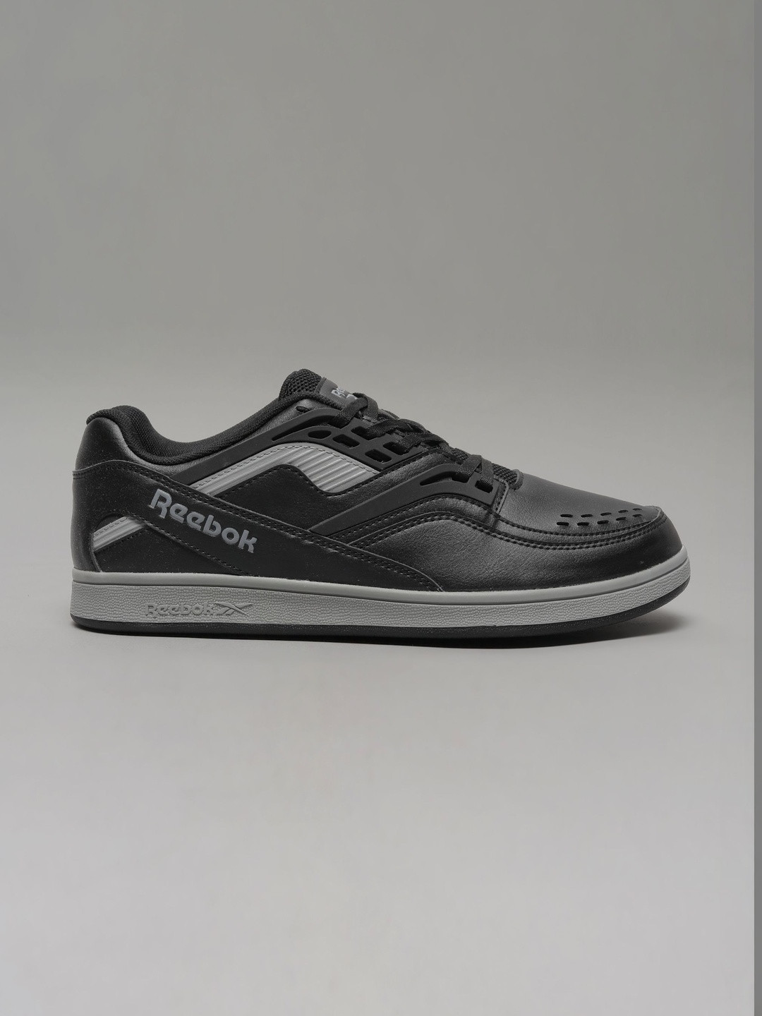 Reebok Men Round Toe Sneakers
