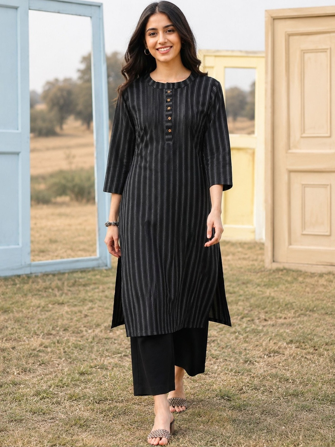 Milvia Women Striped Kurta