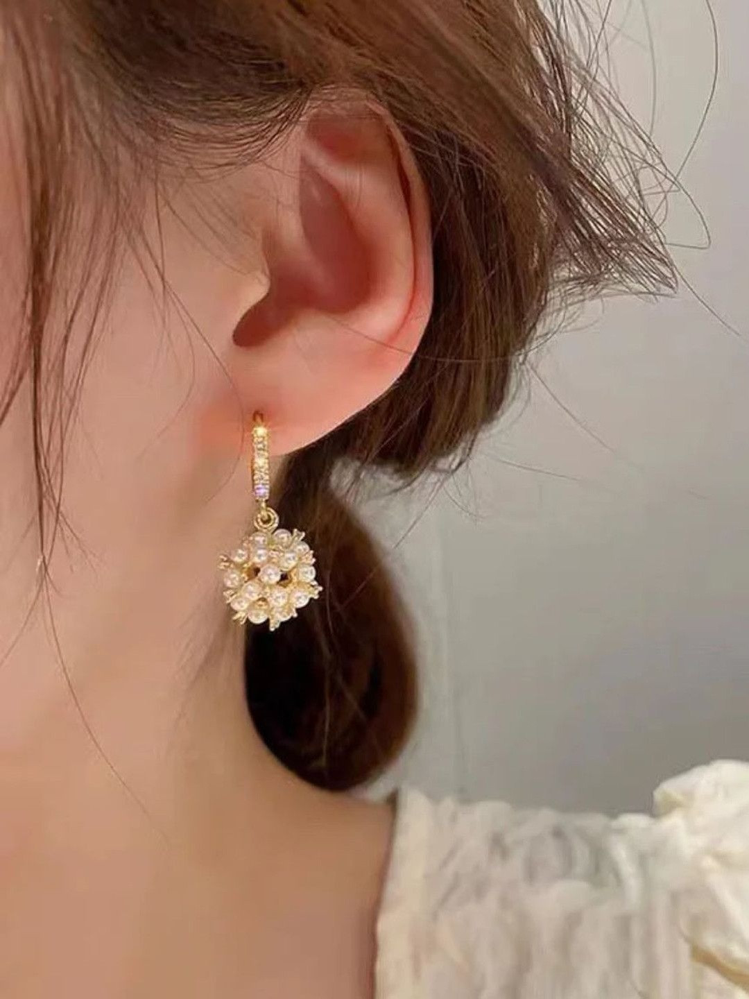 ISHKAARA Gold-Plated Contemporary Hoop Earrings