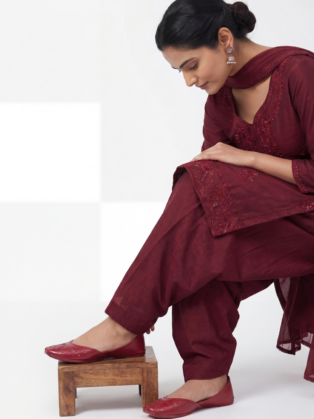 Fulkari Women Maroon Embellished Ethnic Mojaris