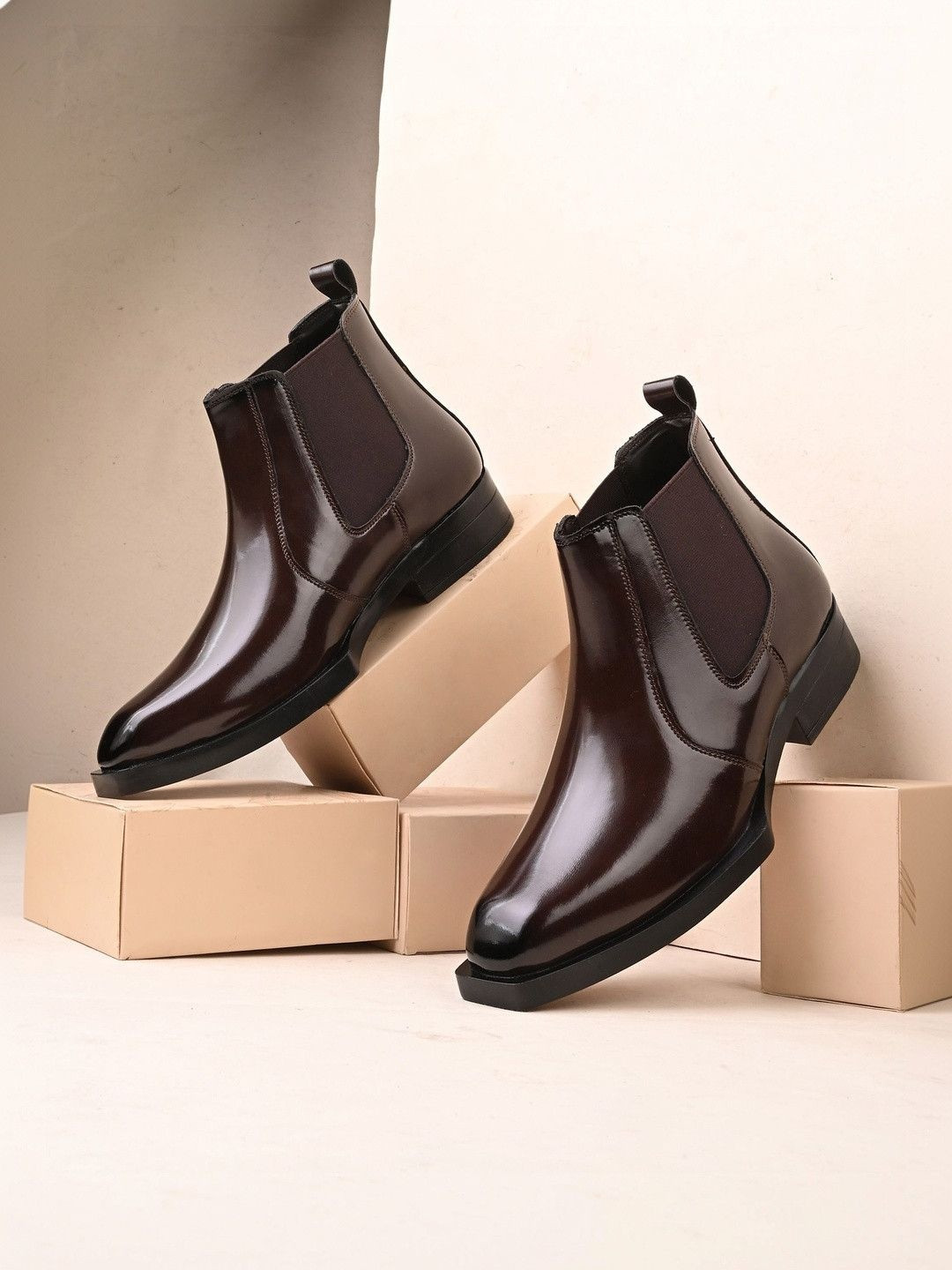 knoos Men Round Toe Chelsea Boots