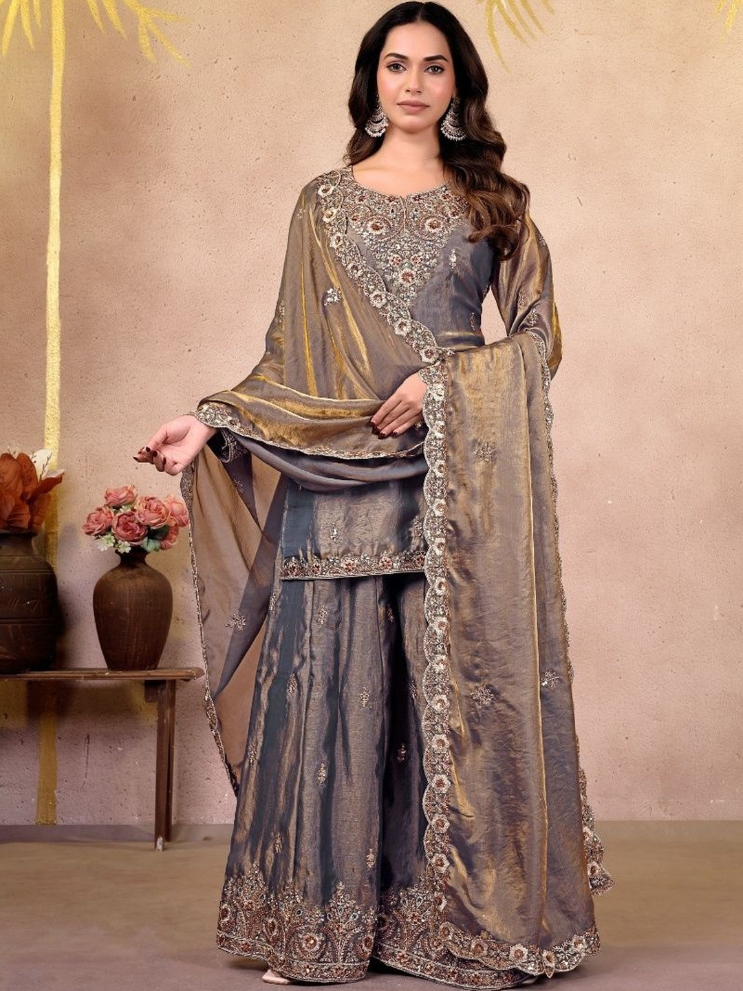 KUKUME Women Ethnic Motifs Embroidered Regular Thread Work Kurti with Sharara & With Dupatta