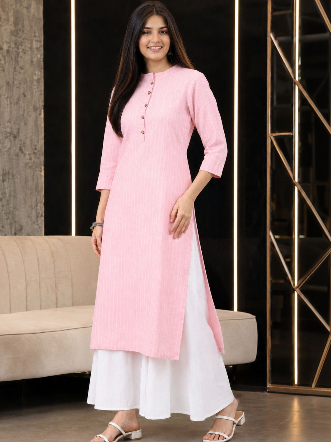 Milvia Women Striped Kurta