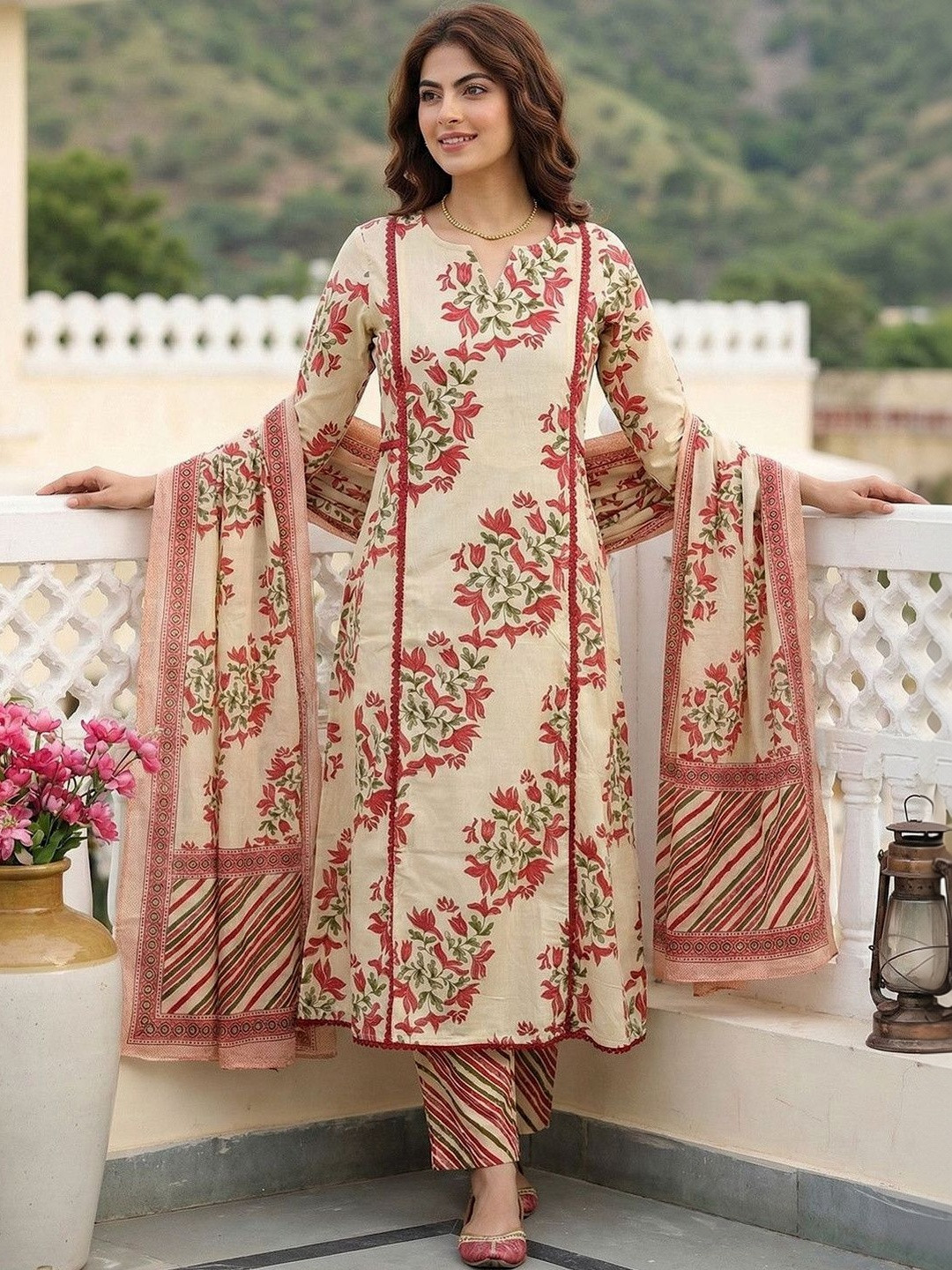 Moda Rapido Women Floral Printed Regular Kurta with Trousers & With Dupatta