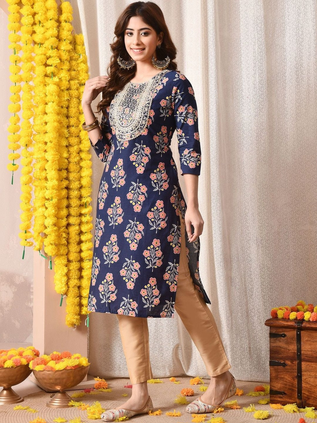 PHYSIL Women Floral Embroidered Thread Work Floral Kurta