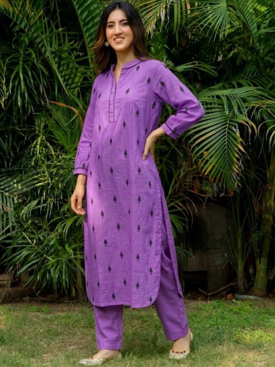 HOUSE OF JAMOTI Women Embroidered Regular Pure Cotton Kurta with Trousers