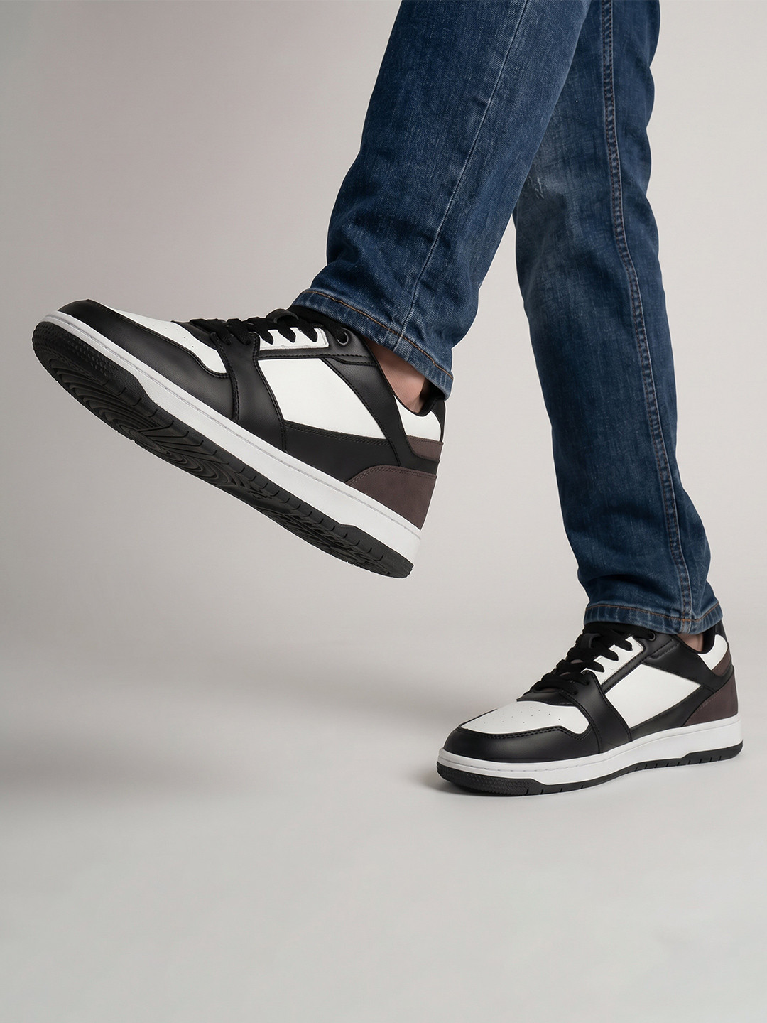 Ethik Men Colourblocked Vegan Round Toe Lace-Ups Lightweight Sneakers