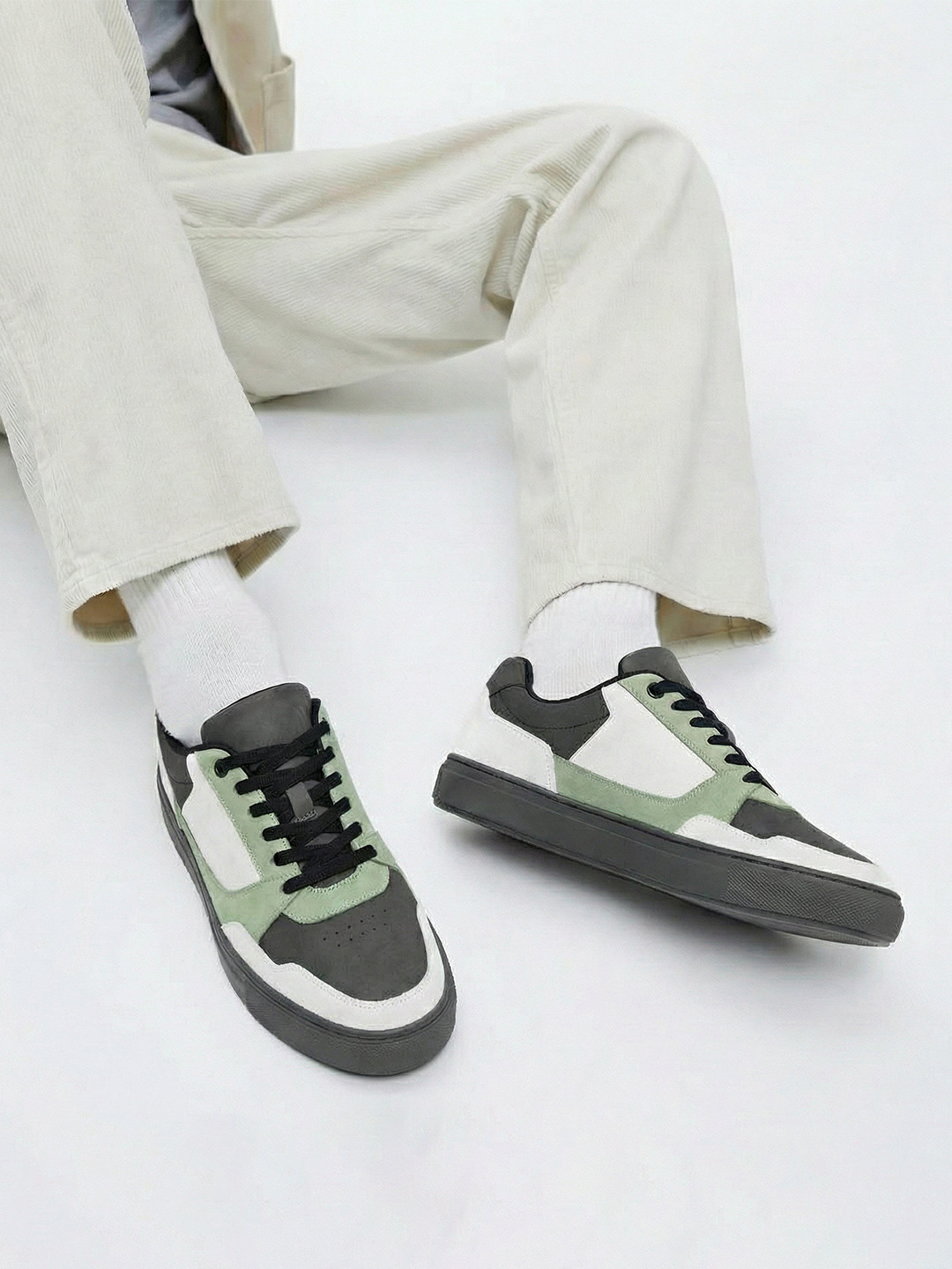 Ethik Men Colourblocked Ebernon Pulse Low Premium Sneakers