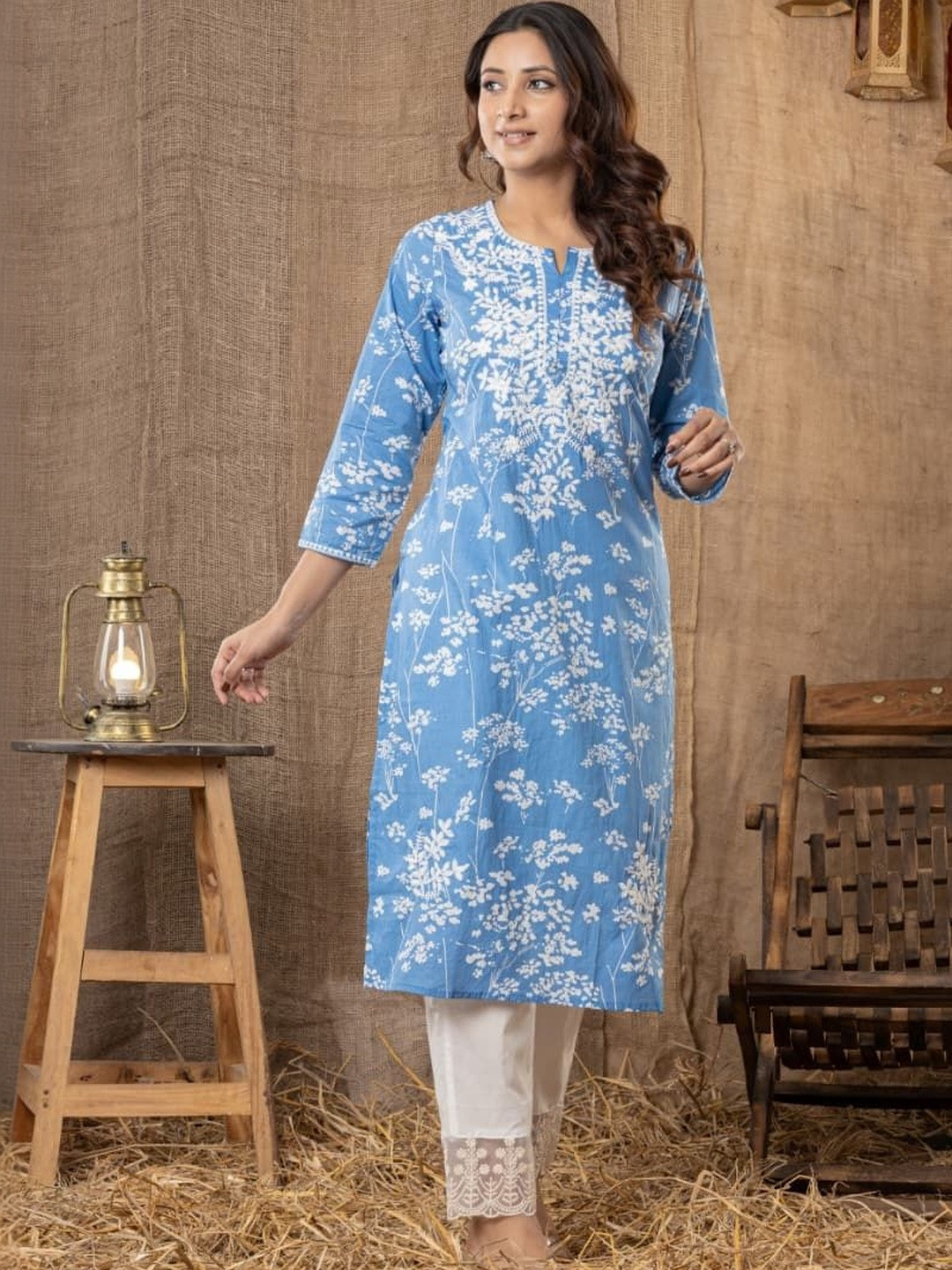Kapda kissa Women Floral Printed Regular Thread Work Pure Cotton Kurta with Trousers