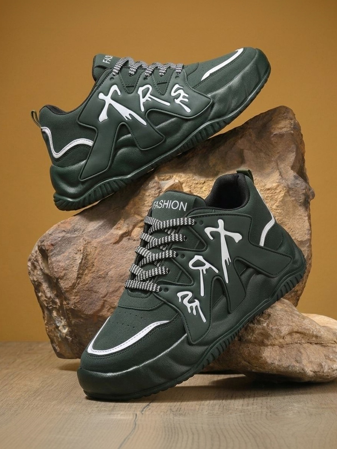XTOON Men Colourblocked Sneakers