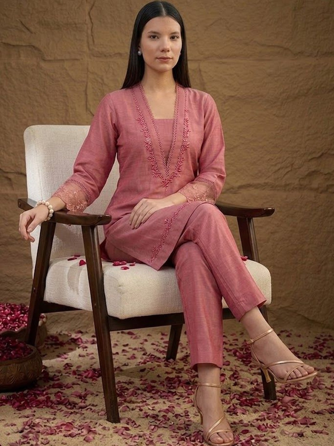 House of Pataudi Women Ethnic Motifs Embroidered Regular Thread Work Kurta with Trousers