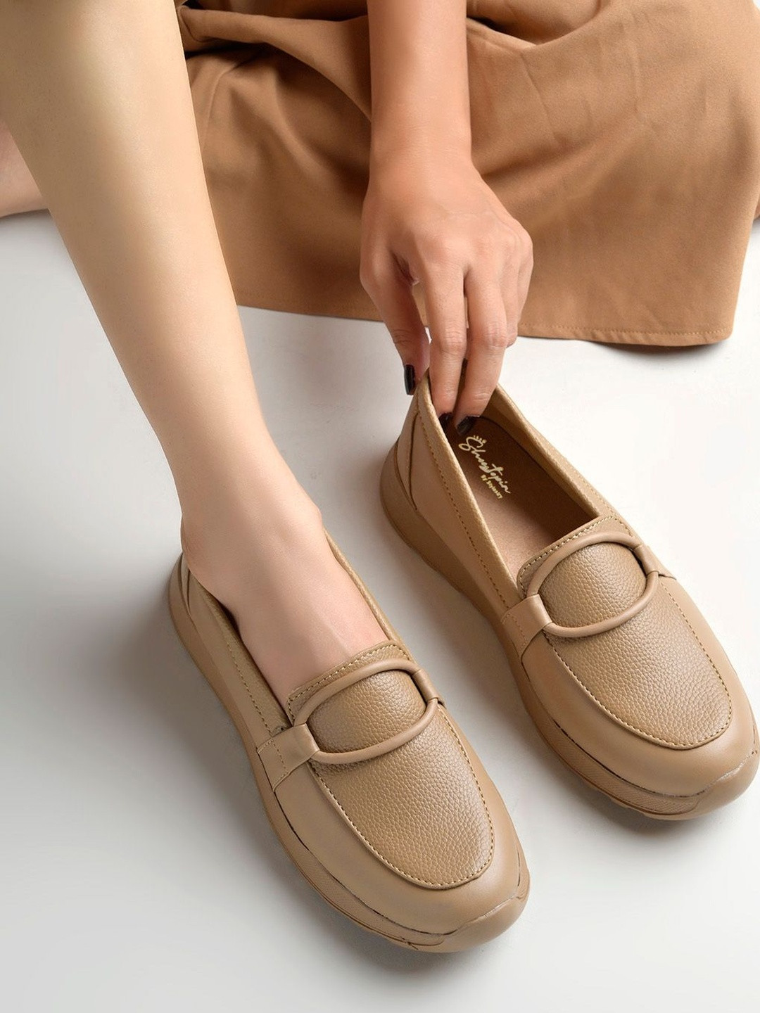 Shoetopia Women Textured Loafers