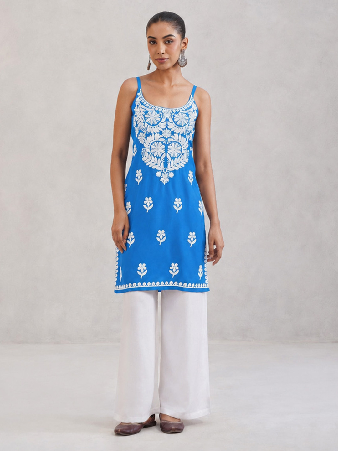 colorkosh Women Blue Floral Embroidered Thread Work Kurta