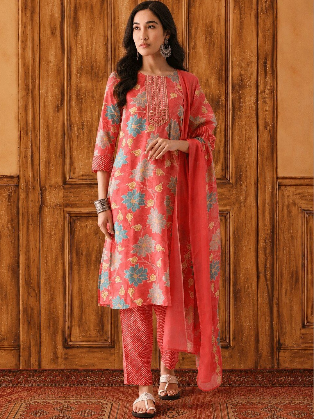 Sabhyata Women Floral Printed Regular Mirror Work Kurta with Trousers & With Dupatta