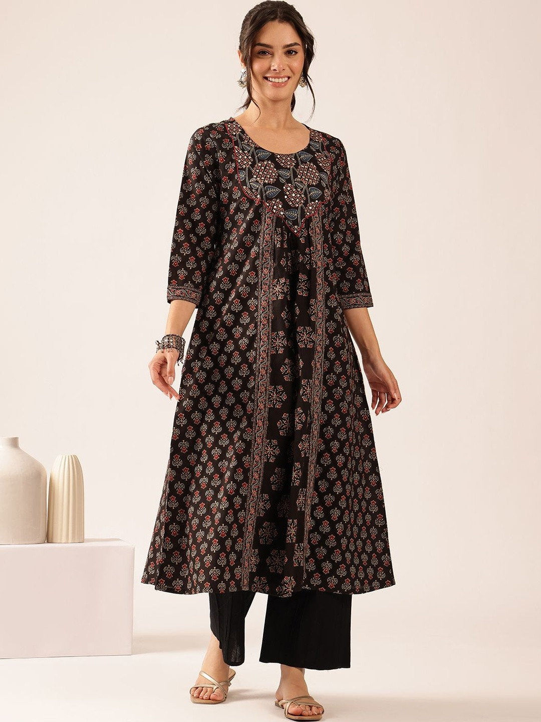 Vbuyz Womens Black Floral Printed Cotton A-Line Kurta