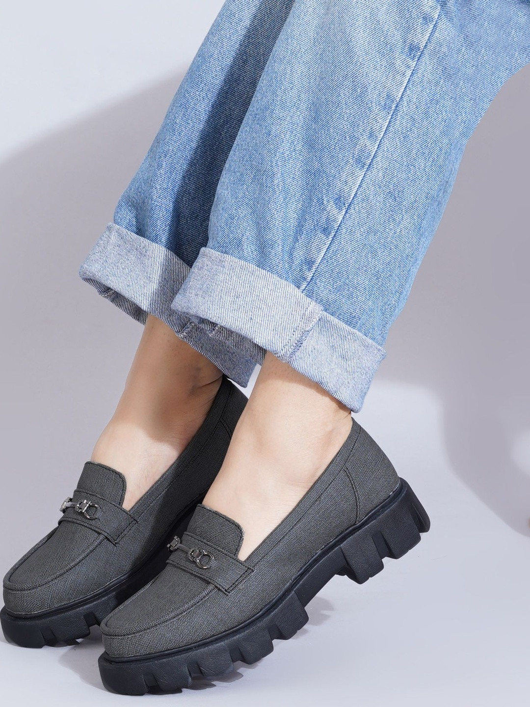 SELFIEE Women Textured Loafers