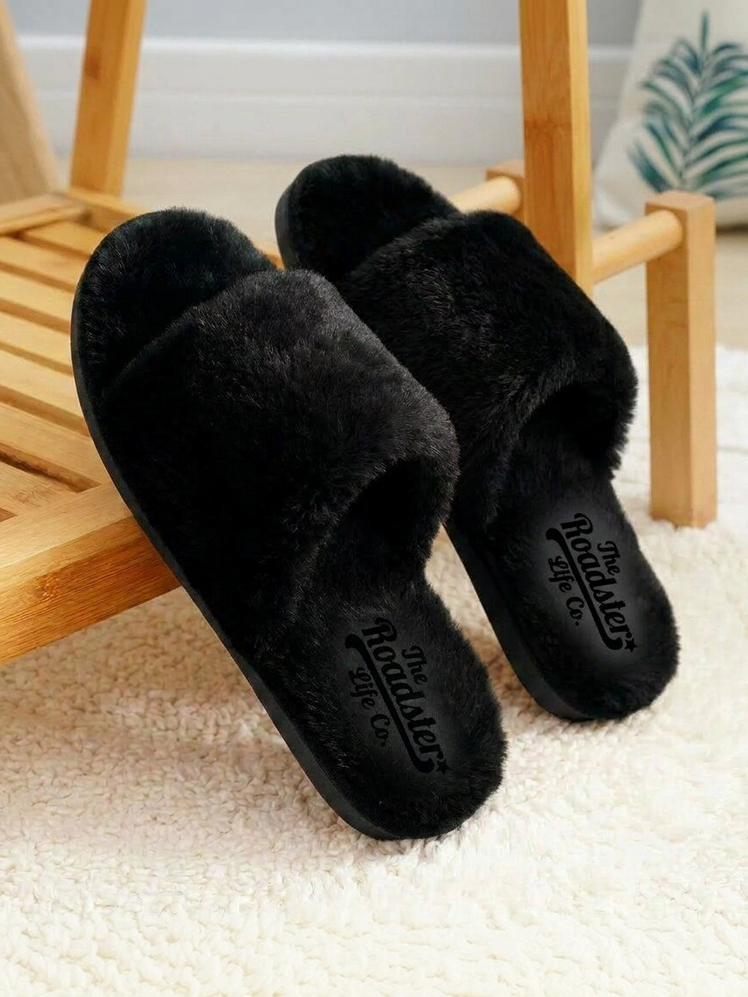 Roadster Women Room Slippers