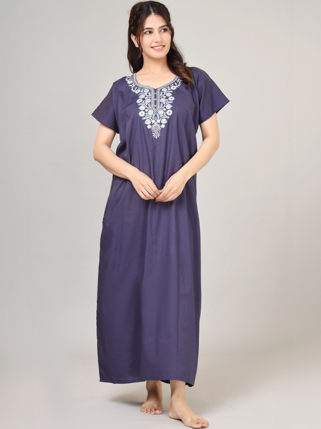 Vardhana Embroidered Maxi Nightdress