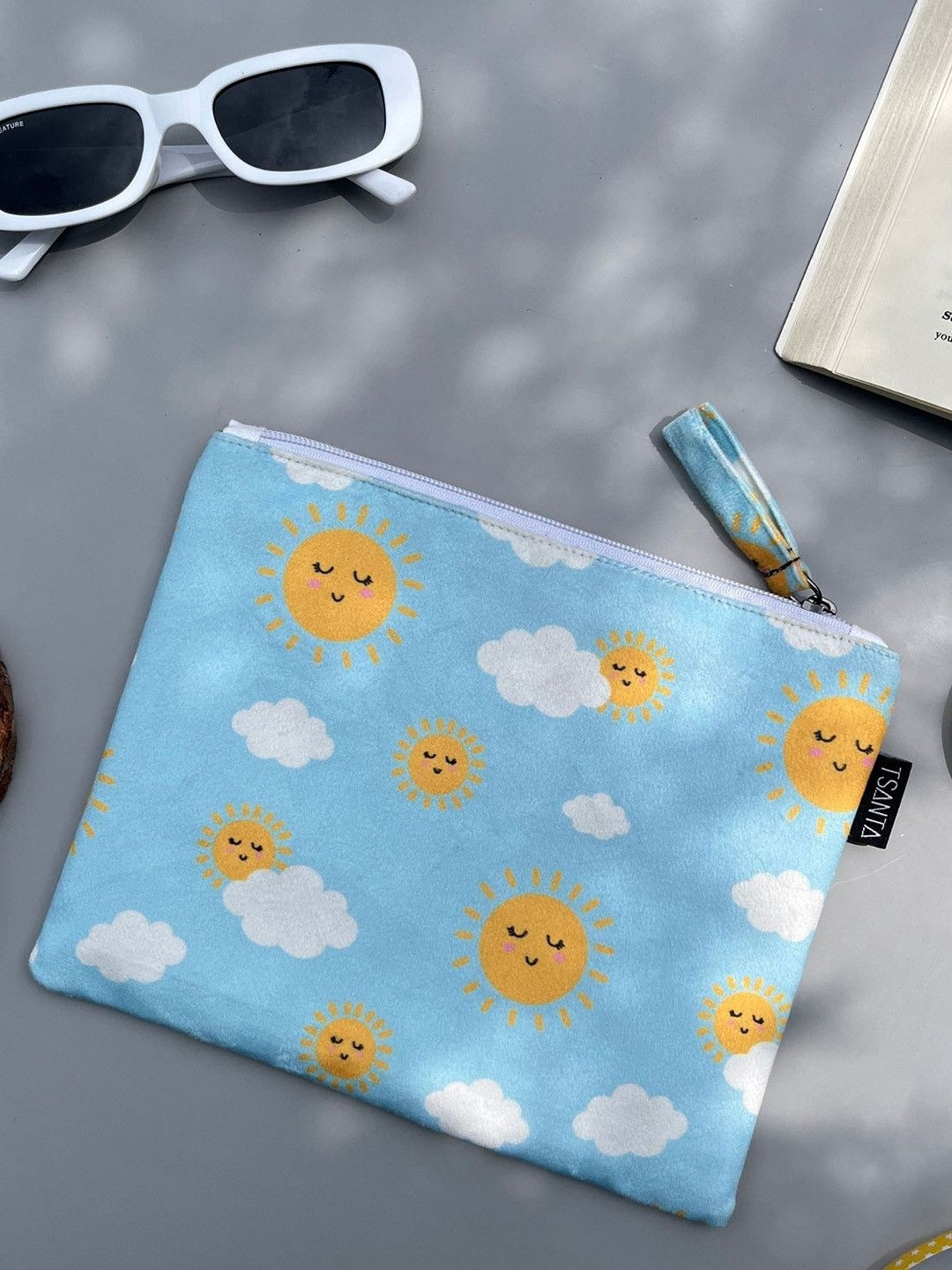 TSANTA Blue & White Sunny Printed Pouch