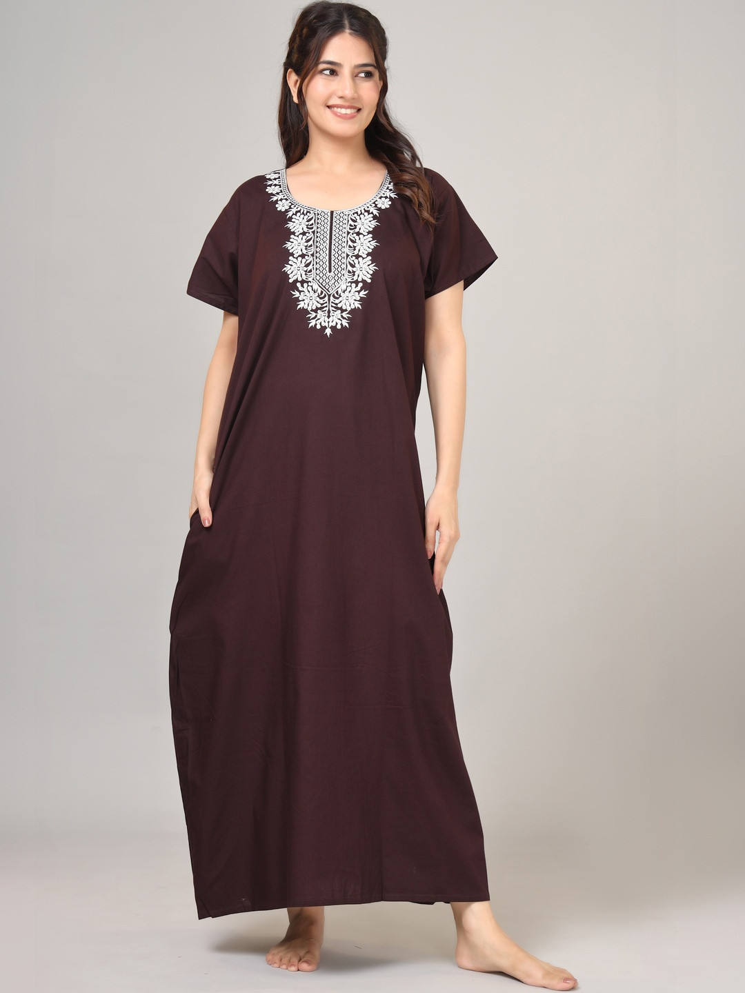 Vardhana Embroidered Maxi Nightdress