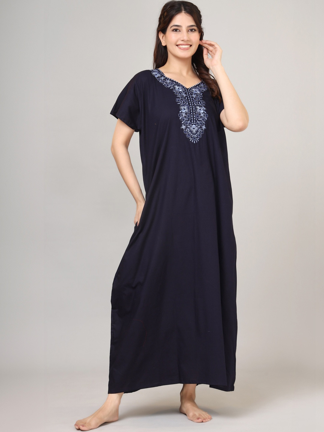 Vardhana Embroidered Maxi Nightdress