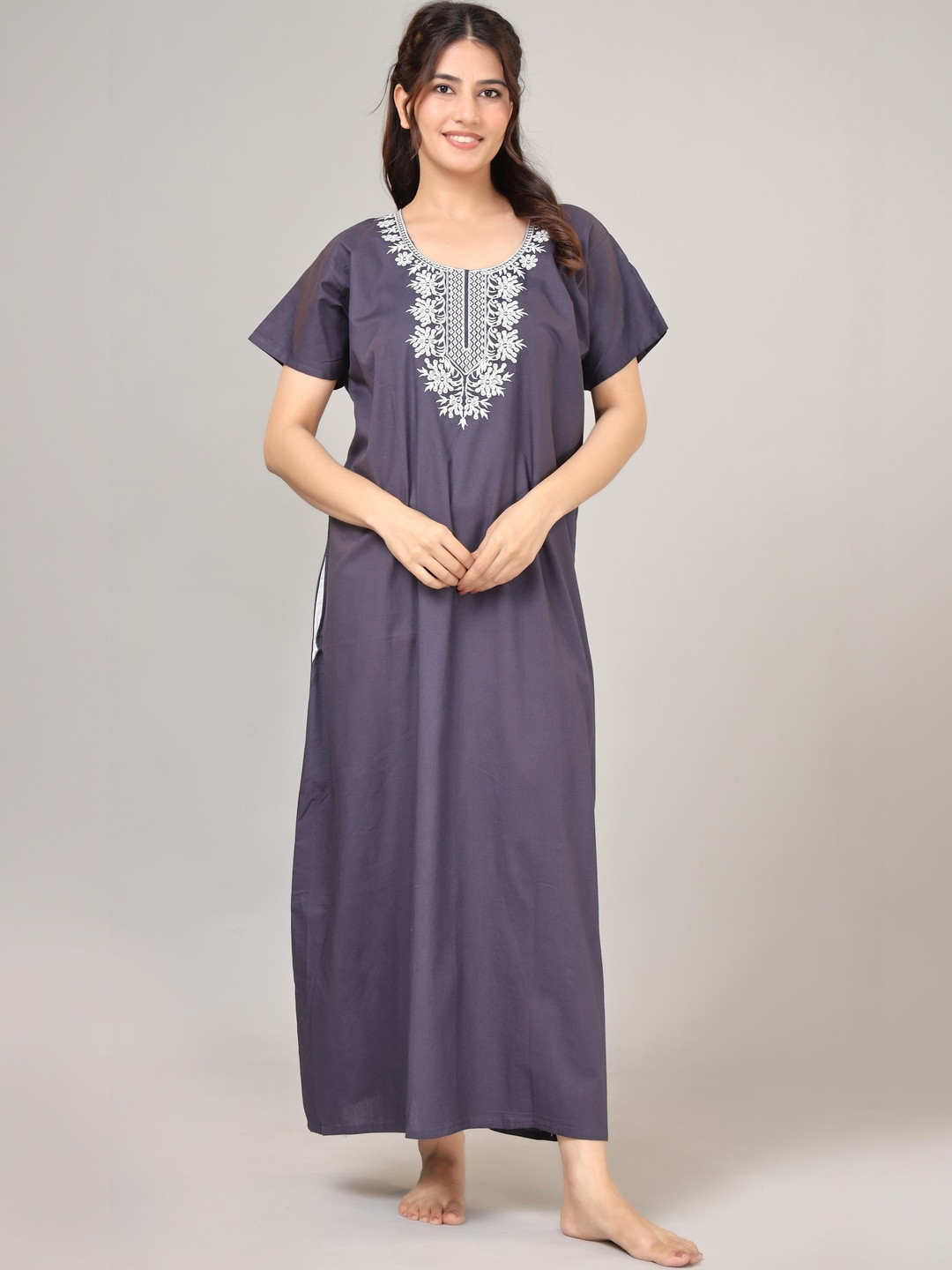 Vardhana Embroidered Maxi Nightdress