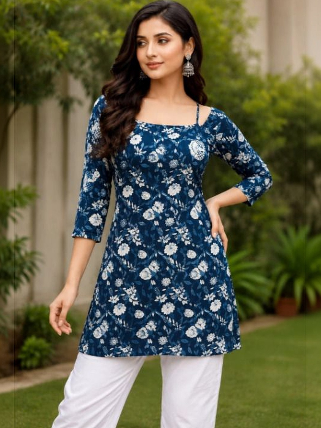JAGNA Floral Printed Square Neck Kurti