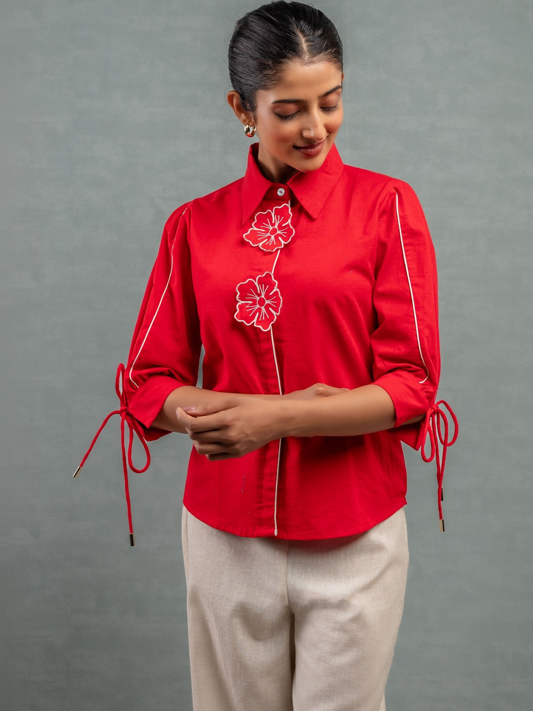 BELLO DONA CLOTHING Floral Puff Sleeve Applique Cotton Top