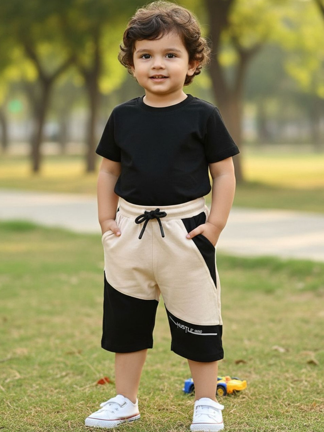 V-Mart Boys Colourblocked Technology Shorts