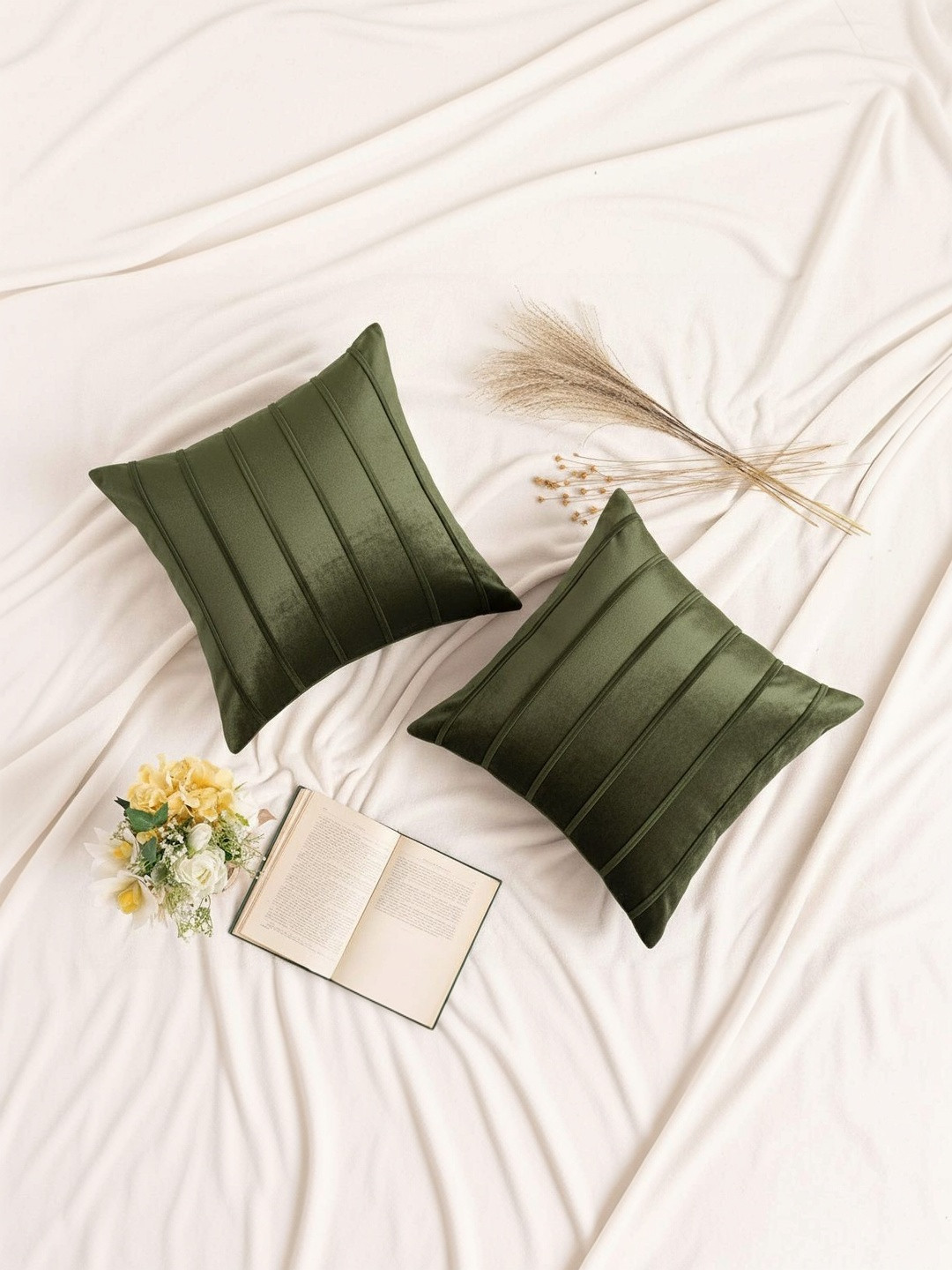 Khooti Green Set of 2 Velvet Square Cushion Covers