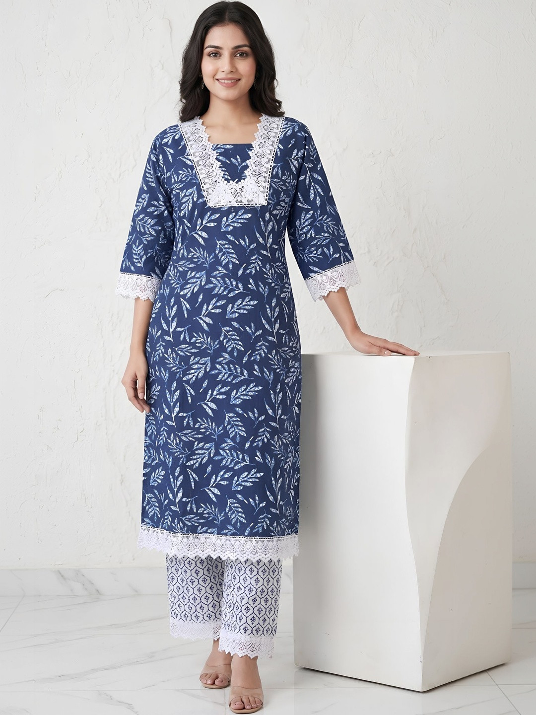 Nakhrelee Women Floral Printed Regular Pure Cotton Kurta with Trousers