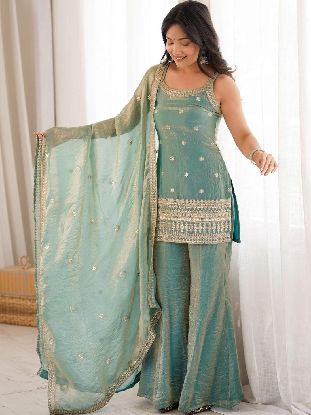 KEKIMI Women Ethnic Motifs Embroidered Regular Thread Work Kurta with Sharara & With Dupatta