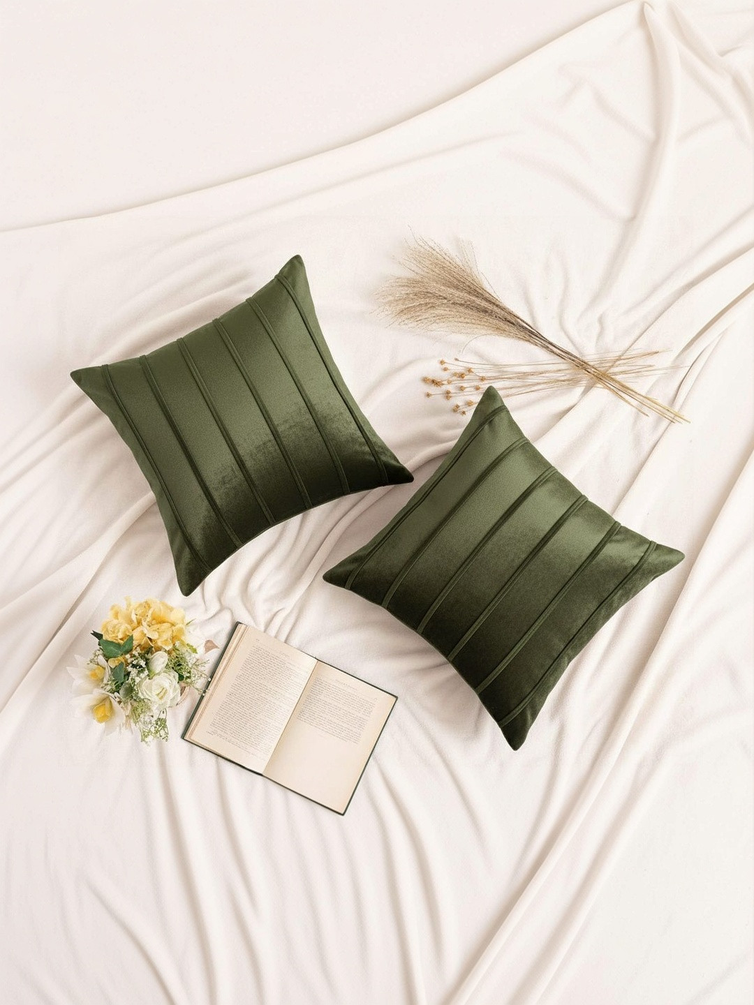 Khooti Green Set of 2 Velvet Square Cushion Covers
