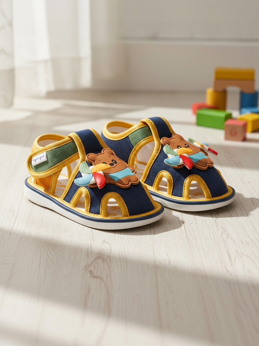 BOYZ N GALZ Boys Colourblocked Open Toe Flats