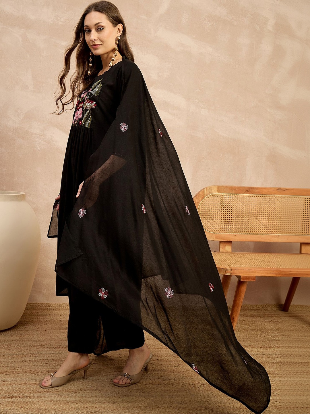 CHETI Women Floral Embroidered Regular Thread Work Pure Cotton Kurta with Trousers & With Dupatta