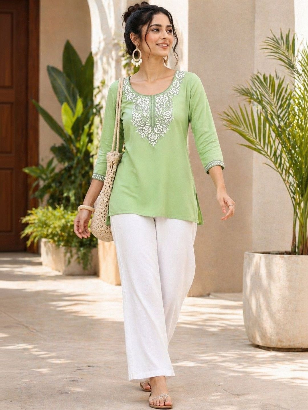 KALINI Floral Embroidered Thread Work Thread Work Kurti
