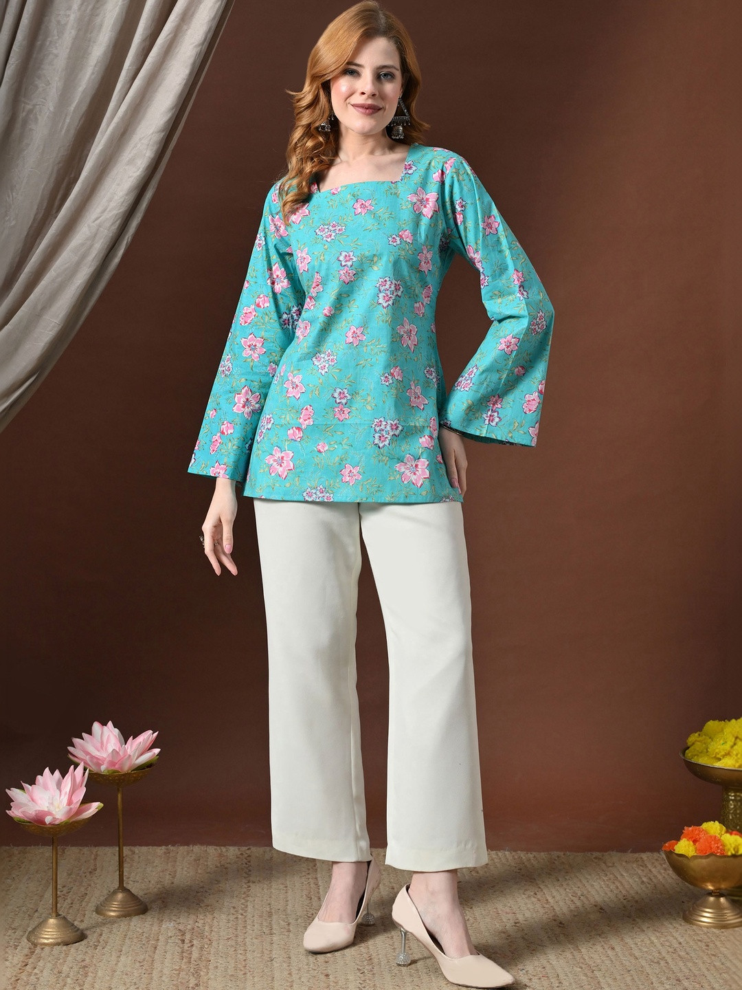 JEMCY Floral Printed Square Neck Pure Cotton Kurti