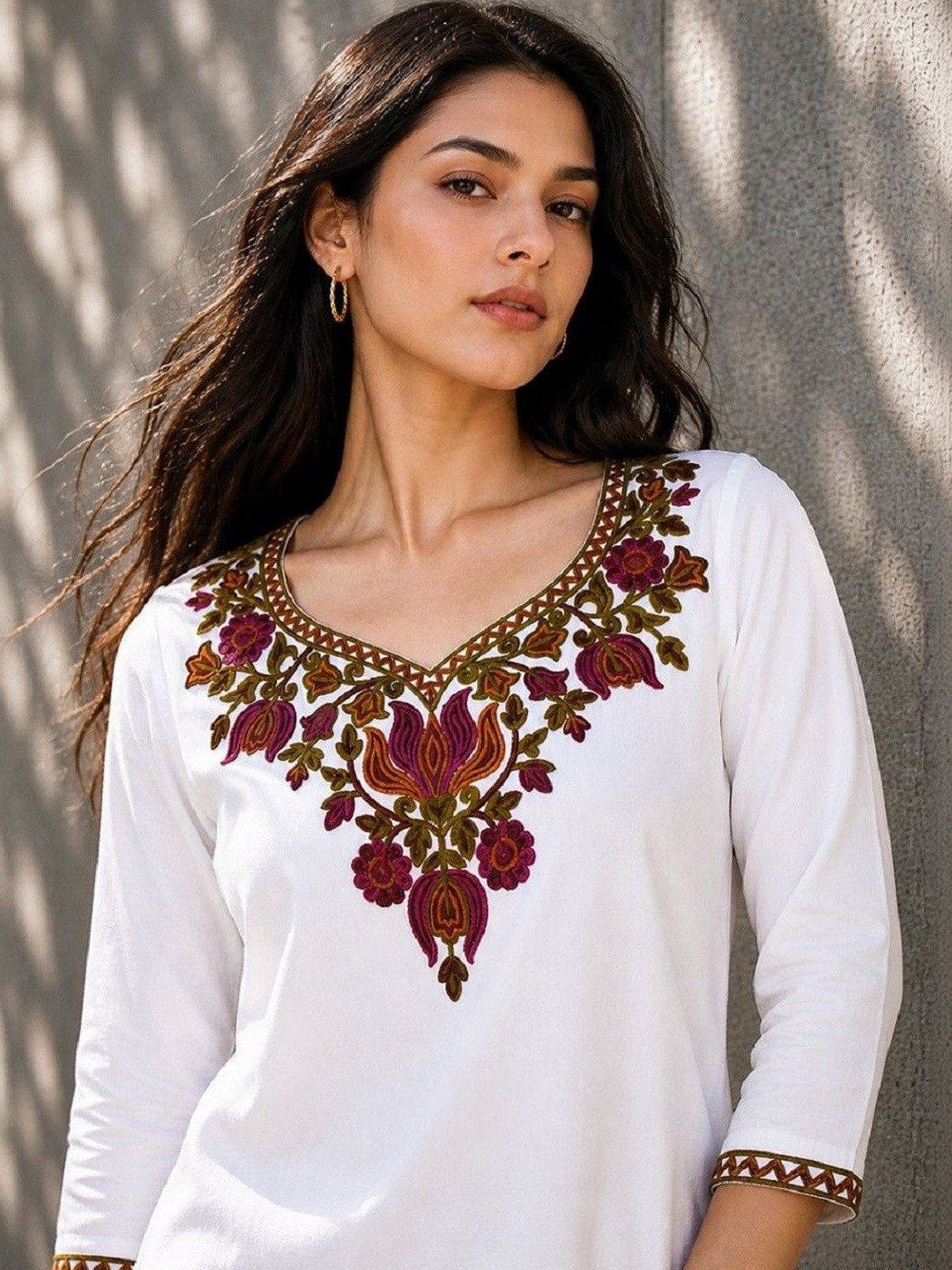 KALINI Floral Embroidered V-Neck Thread Work Thread Work Kurti