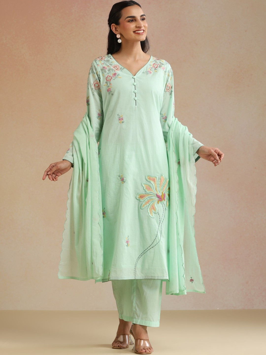 House of Pataudi Women Floral Embroidered Regular Thread Work Pure Cotton Kurta with Trousers & With Dupatta