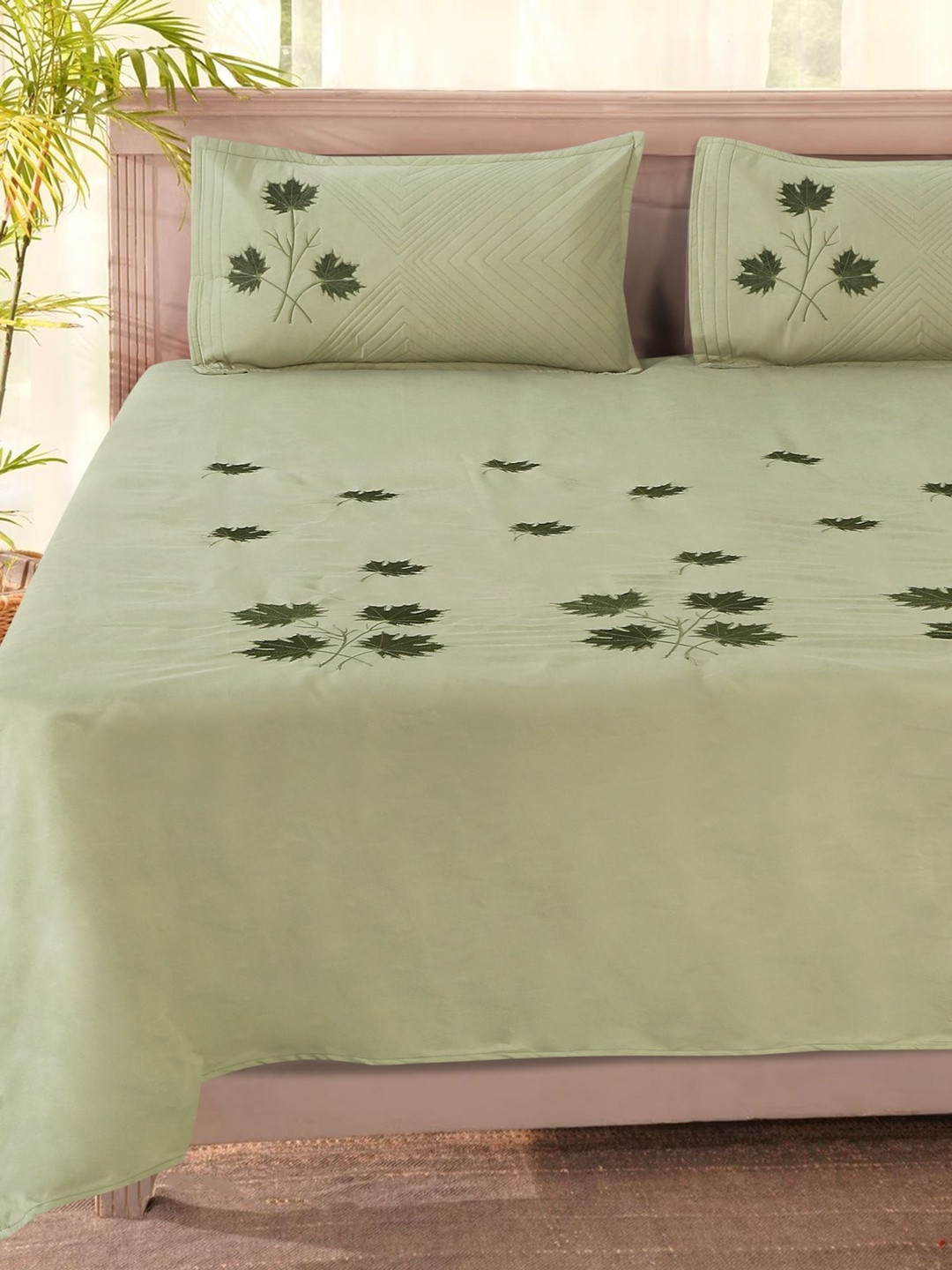Dhrohar Green Floral 180 TC Bedsheet with 2 Pillow Covers