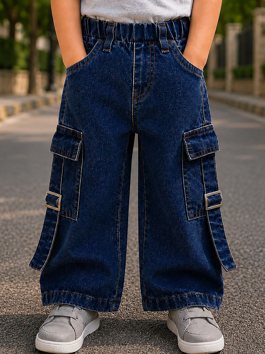 COUTUME COLLECTIONS Boys Relaxed Fit Mid-Rise Light Fade Coated Stretchable Jeans
