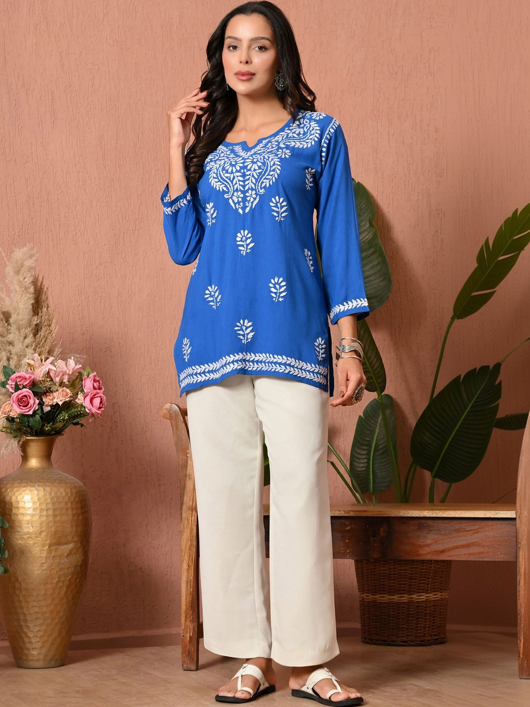 Syrish Ethnic Motifs Embroidered V-Neck Thread Work Thread Work Kurti
