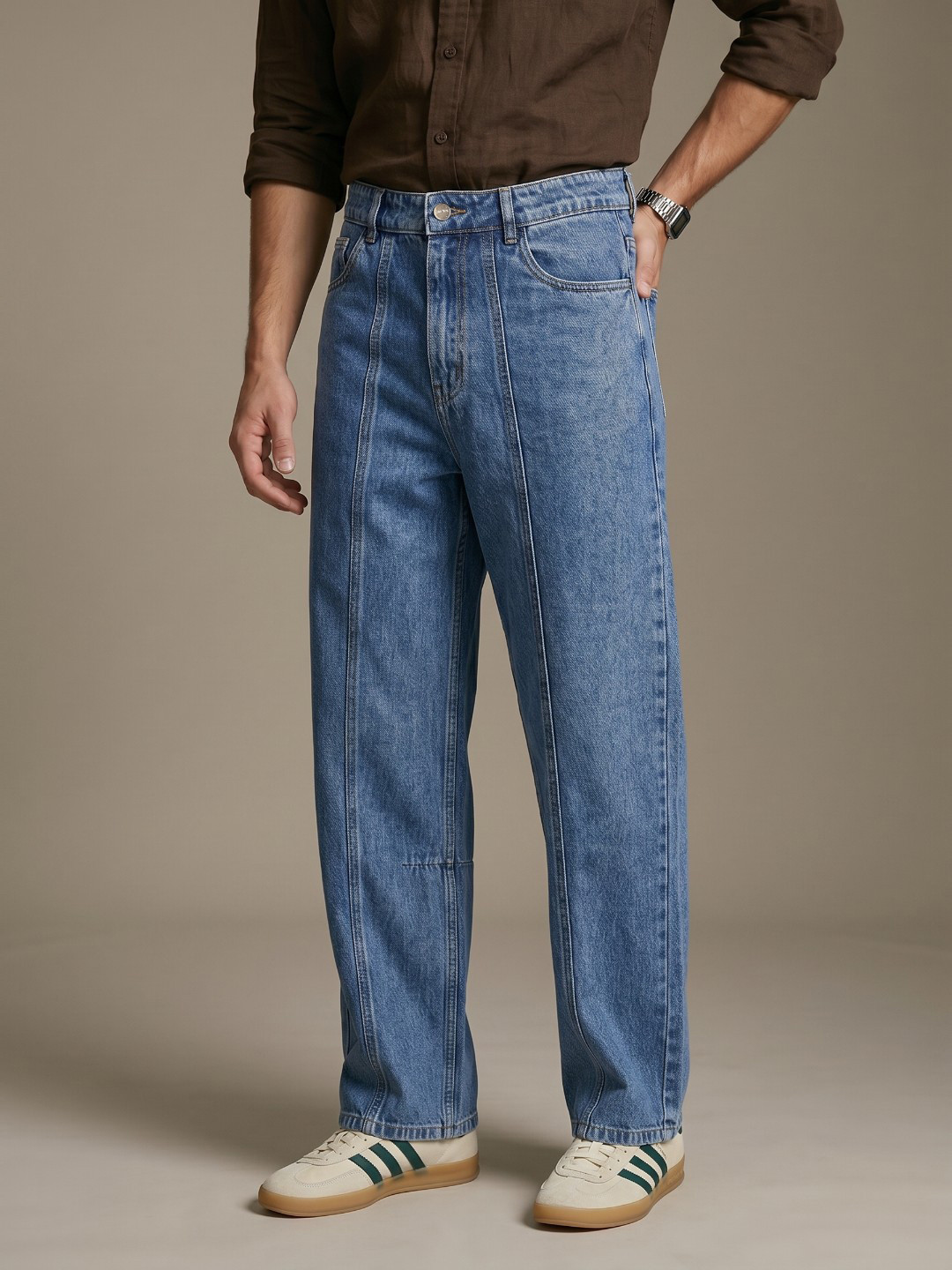 glitchez Men Wide Leg Mid-Rise Light Fade Jeans - Image 1