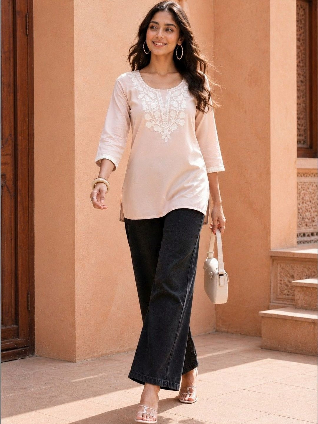 LUSIVA Floral Embroidered Chikankari Chikankari Kurti
