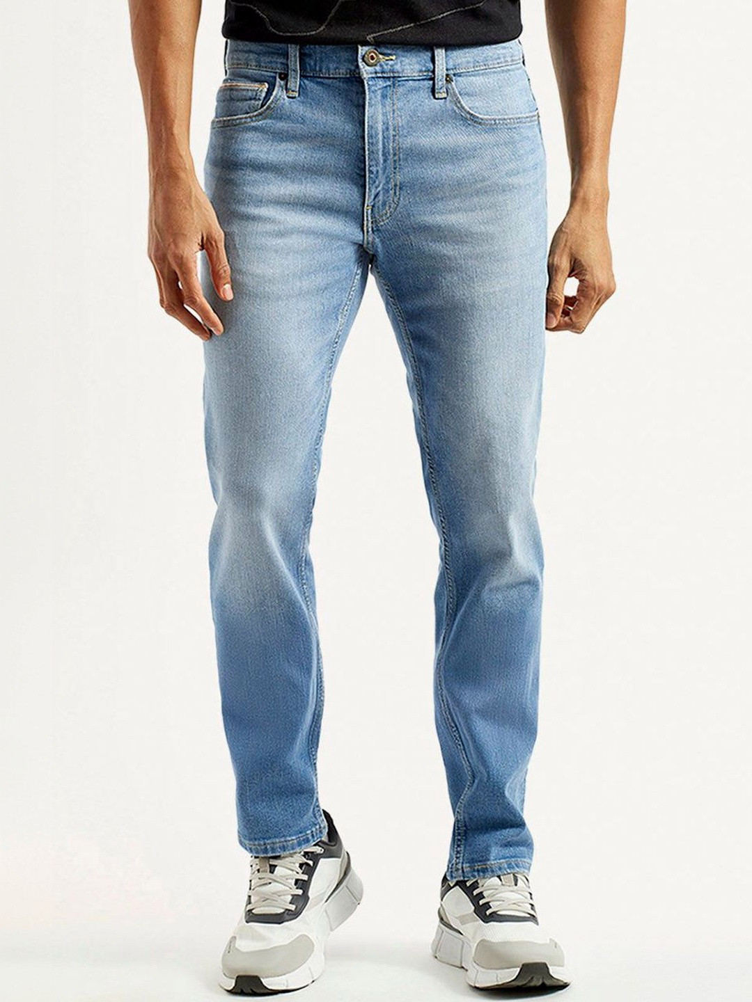 Levis Men Classic Slim Fit Mid-Rise Light Fade Stretchable Jeans