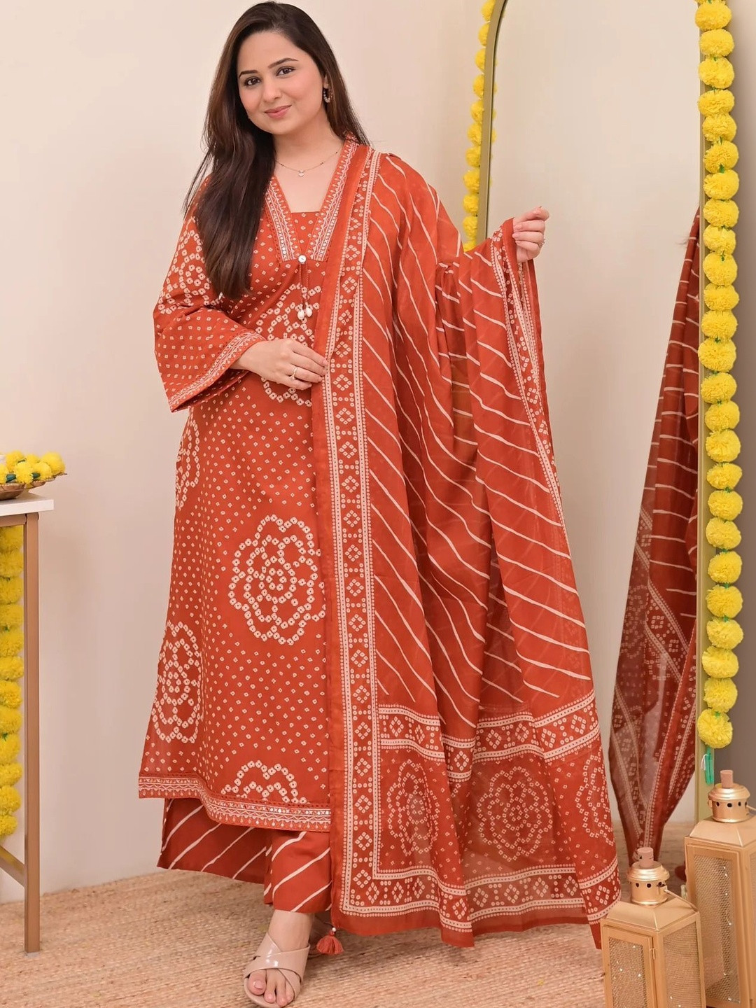 Bna Bnaya Women Bandhani Embroidered Regular Mirror Work Pure Cotton Kurta with Trousers & With Dupatta