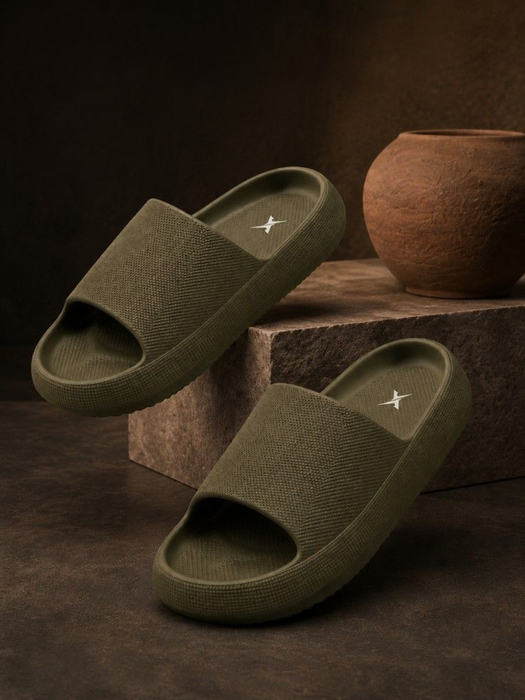 Knight Ace Men Sliders